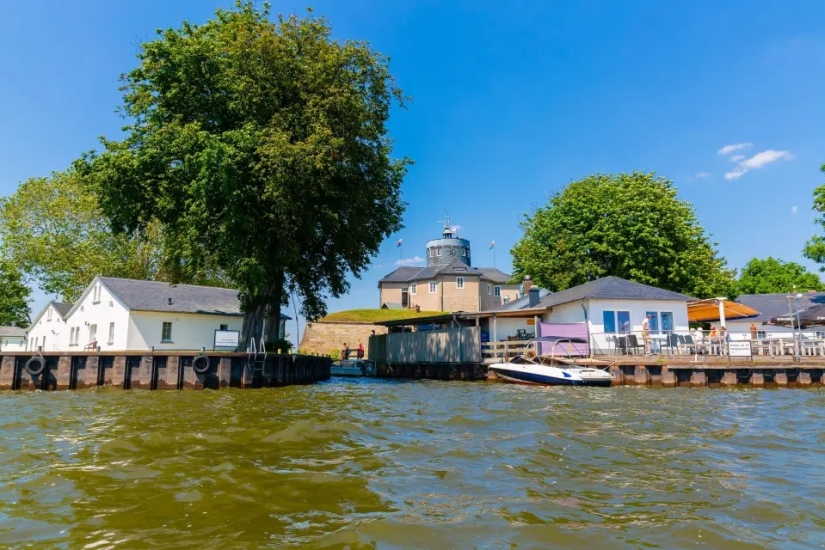 Rincón del Paraíso: una acogedora isla en un lago en Alemania — el escondite perfecto