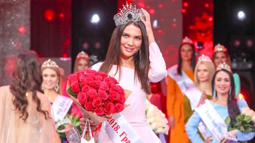 Russian beauty queens caught in ugly stories