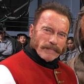 Russians have sued Jackie Chan and Arnold Schwarzenegger who did not live up to their hopes