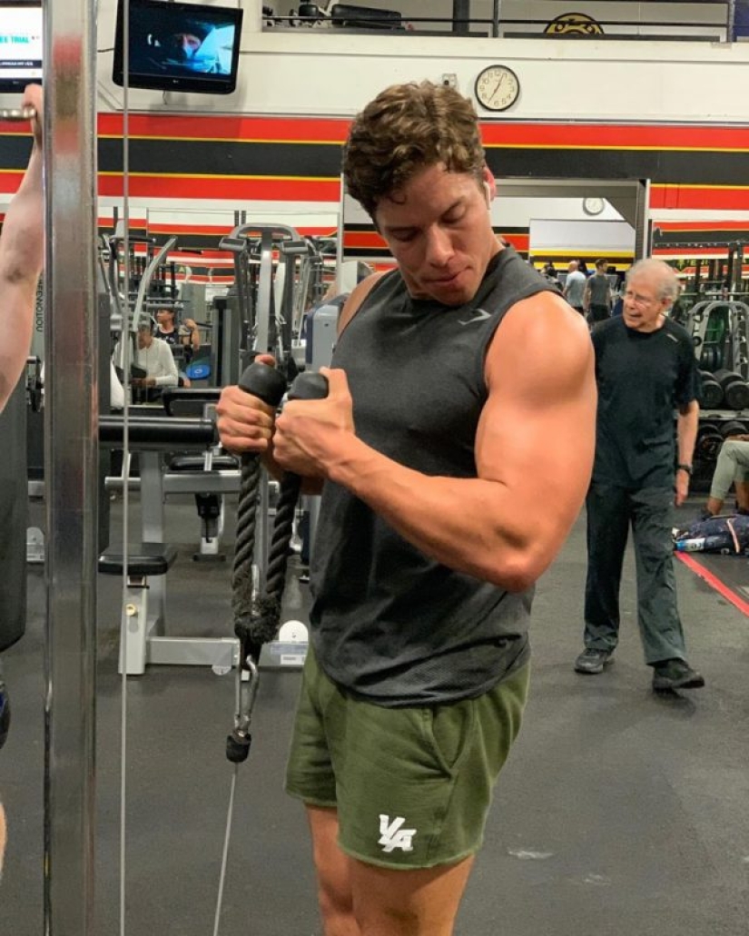Schwarzenegger's son showed his biceps and reminded his father in his youth