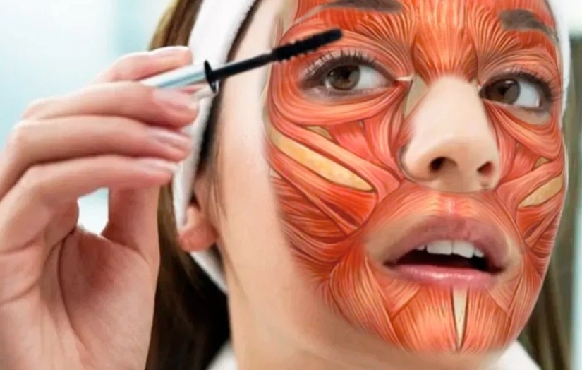 Scientists have explained why women open their mouths when they dye their eyelashes