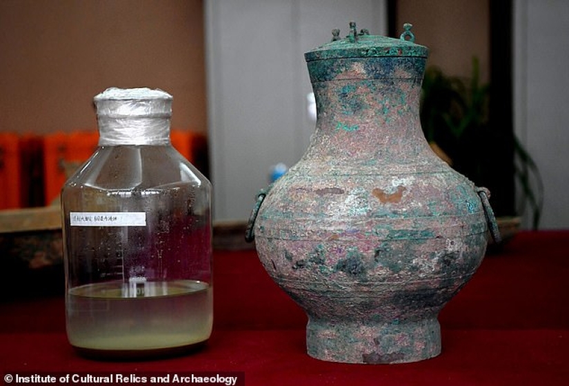 Se ha encontrado el elixir de la inmortalidad: se encontró un recipiente de bronce con un líquido misterioso en una antigua tumba china