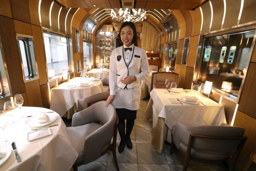 Se ha lanzado en Japón un nuevo tren de lujo con compartimentos de dos pisos y ventanas panorámicas
