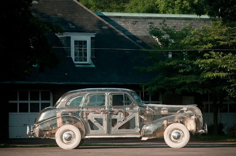 Se ve como el coche Fantasma Pontiac Plexiglas 1939