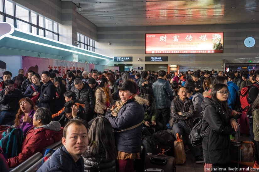 Sedentary hell: 21 hours in a hard carriage from Beijing to Guangzhou