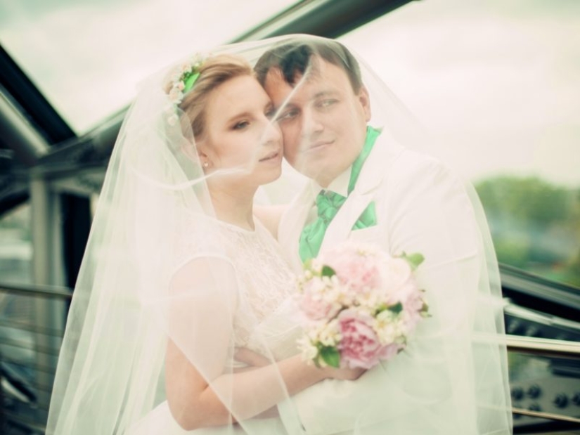 Severe celebration: a couple from Chelyabinsk arranged a wedding photoshoot in gas masks