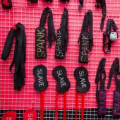 Sex shop: qué compran los jubilados, quién se avergüenza más y qué productos son los más populares