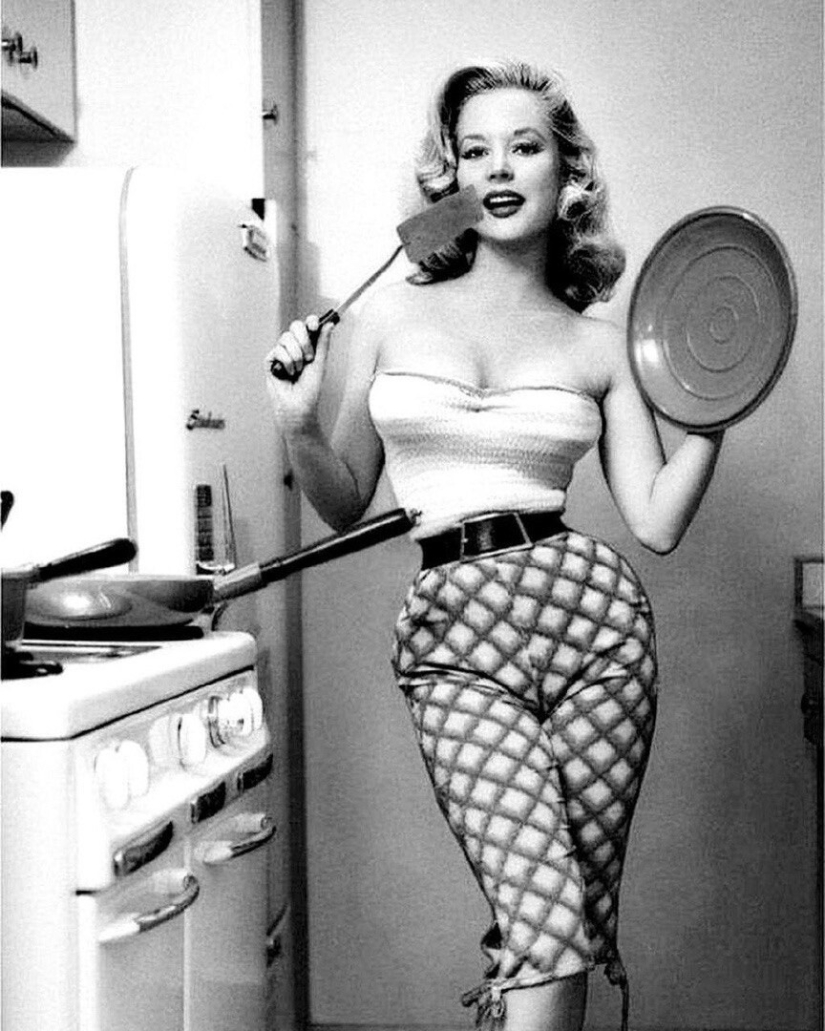 Sex Symbols Of The 50s Or What The Standard Of Female Beauty Of That