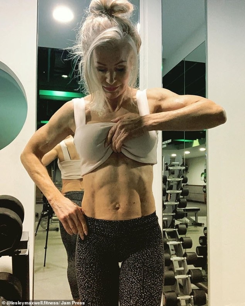 Sexy granny gives heat: 63-year-old Australian woman works out in the gym and meets guys