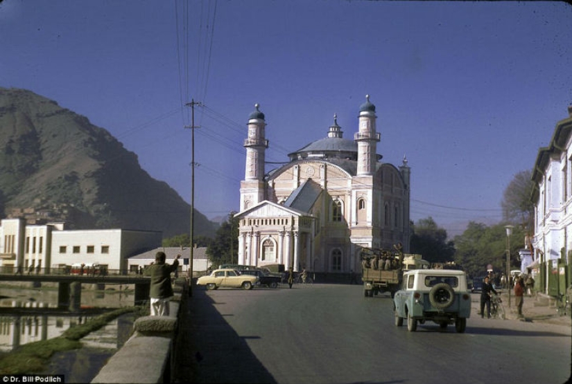 Short skirts, roadside picnics and smiling children — what was Afghanistan like before the Taliban