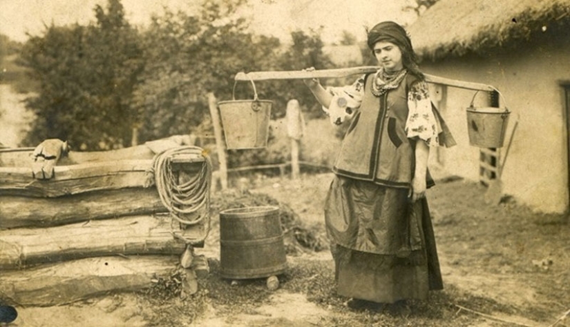 Simple beauty: what Ukrainian women looked like 100 years ago