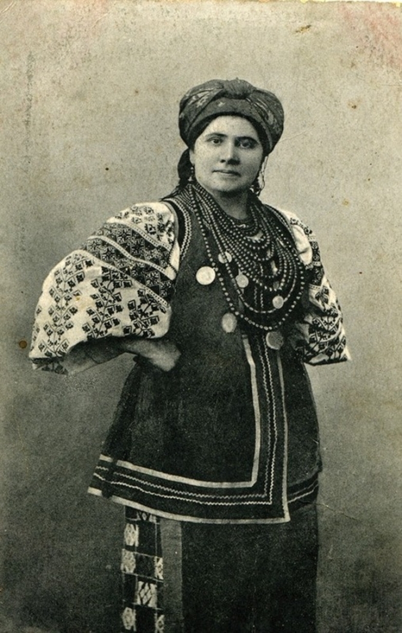 Simple beauty: what Ukrainian women looked like 100 years ago