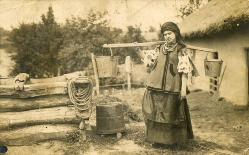 Simple beauty: what Ukrainian women looked like 100 years ago