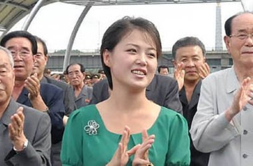 Singer, Komsomol member, beauty: the mysterious wife of the dictator of North Korea