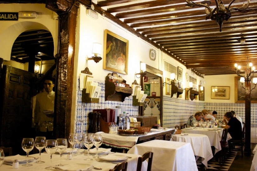 Sobrino de Botin: the oldest restaurant in Europe that Hemingway loved and where Goya worked part-time in his youth
