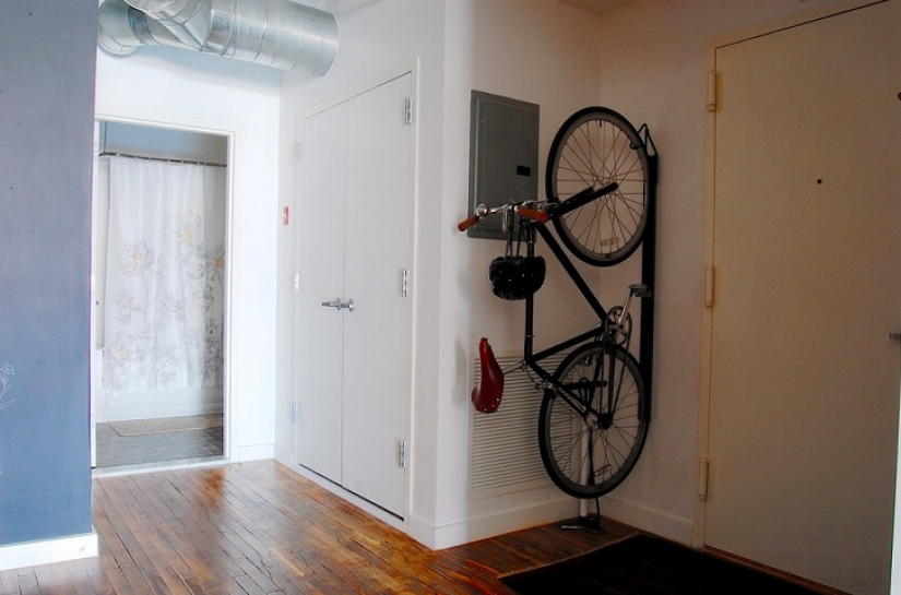 Sport and life: where to store a bicycle in a small apartment