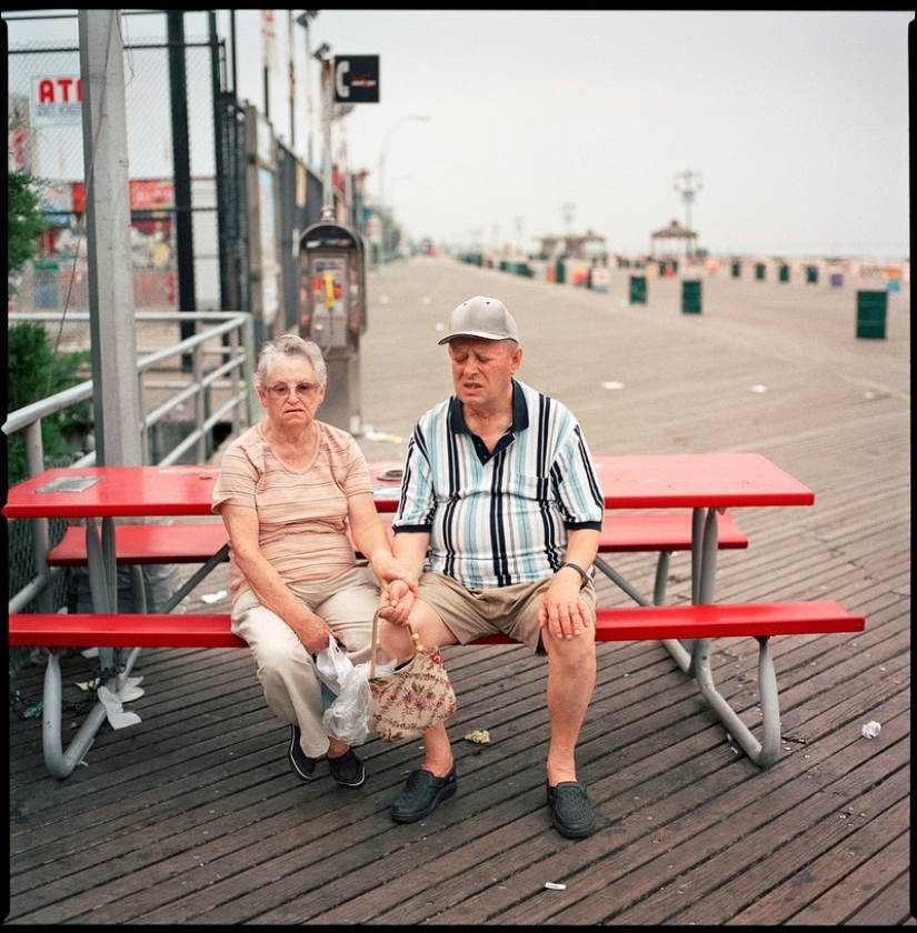 Street portraits of Americans by Mike Peters