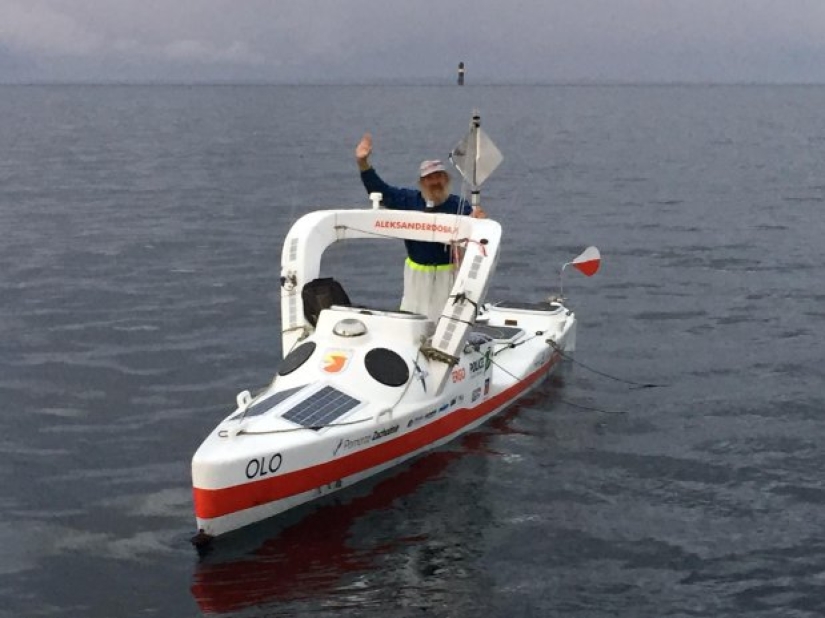 Sushi paddles: pensionista polaco cruzó el Atlántico en kayak, después de haber navegado durante más de 100 días