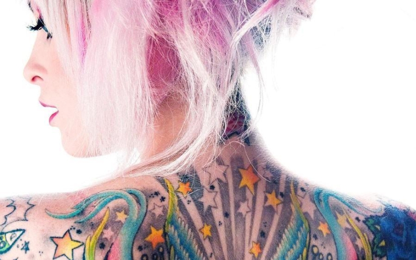 Tattoo as art: stunningly painted girls