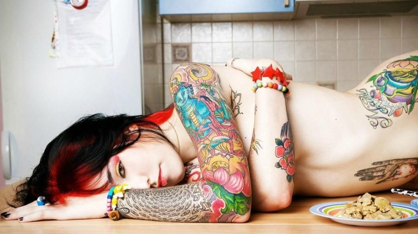 Tattoo as art: stunningly painted girls
