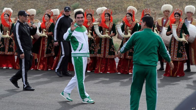 Telón de acero para los turcomanos: por qué se prohibió a los residentes de Turkmenistán salir del país