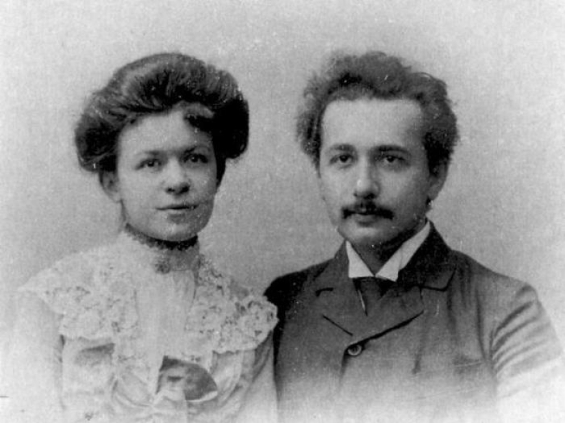 Teoría del acoso escolar: Lo que han sufrido las esposas de Albert Einstein