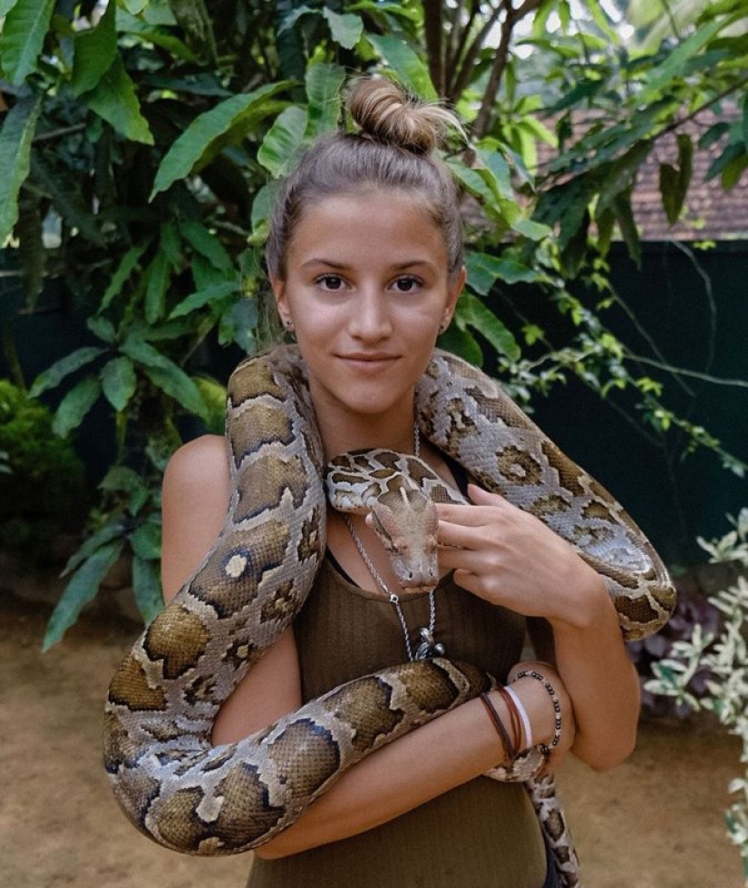 The 21-year-old girl visited 196 countries and got into the Guinness Book of Records