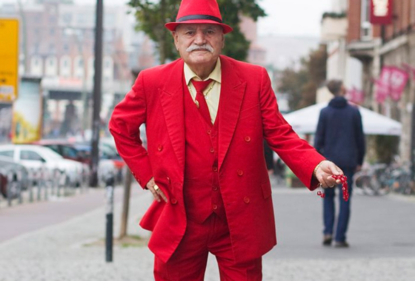 The 86-year—old tailor goes in different clothes every day, and always in a stylish one