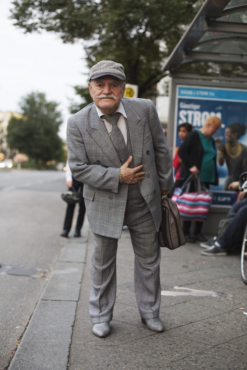 The 86-year—old tailor goes in different clothes every day, and always in a stylish one