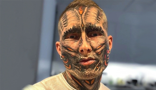 The American, covered with solid tattoos, surprised subscribers with pictures of "before"