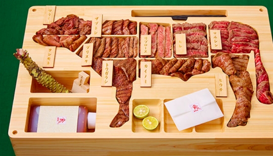 The best gift for true meat lovers: bento with premium marbled beef from Japan