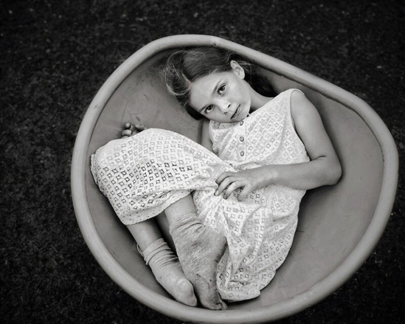 The best works from the B&W Black and White Children's Photography Contest 2019