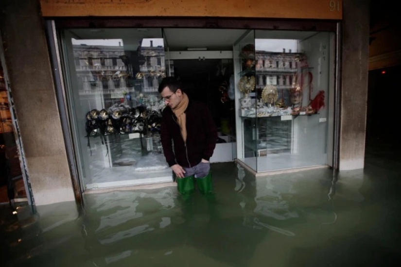 The biggest flood in Venice in the last 50 years: Russians donated a million euros to restore the city on the water