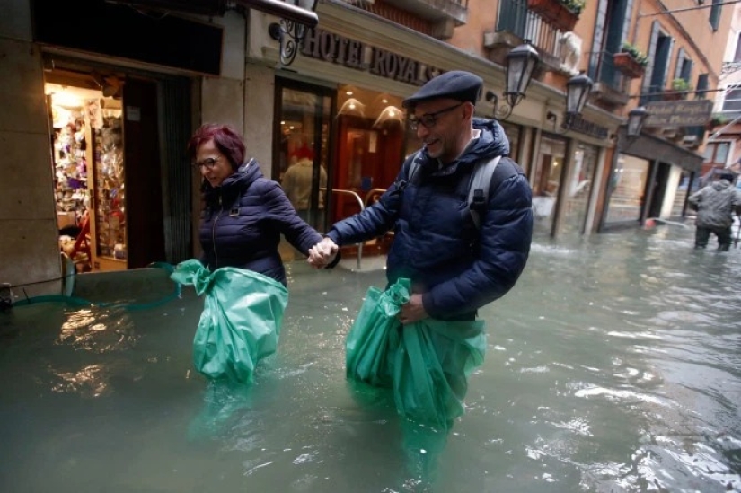 The biggest flood in Venice in the last 50 years: Russians donated a million euros to restore the city on the water