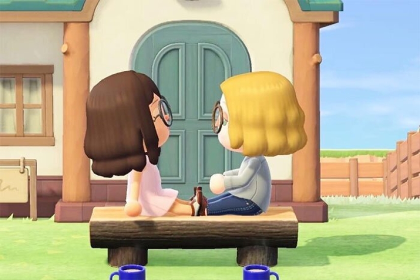 The bride and groom in quarantine recreated their engagement photos in the game Animal Crossing