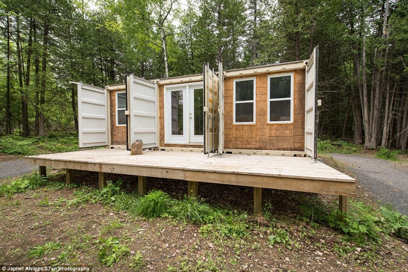 The Canadian built a house out of containers and lives there even in minus 30