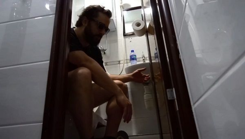 The Canadian found the smallest hotel room, and it costs $ 30