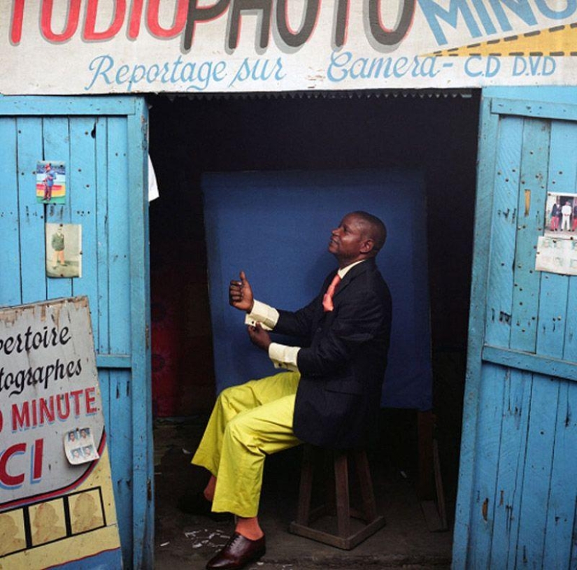 The community of elegant people: a photo essay about stylists from the Congo