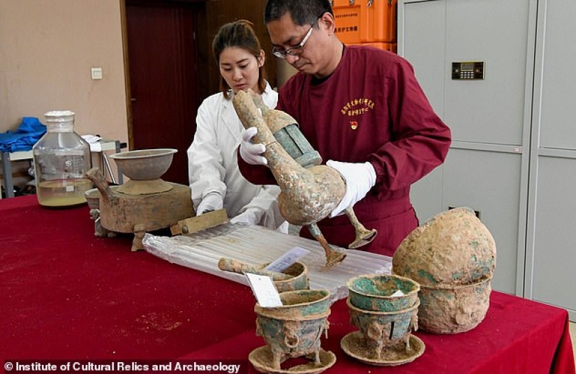 The elixir of immortality has been found: a bronze vessel with a mysterious liquid was found in an ancient Chinese grave