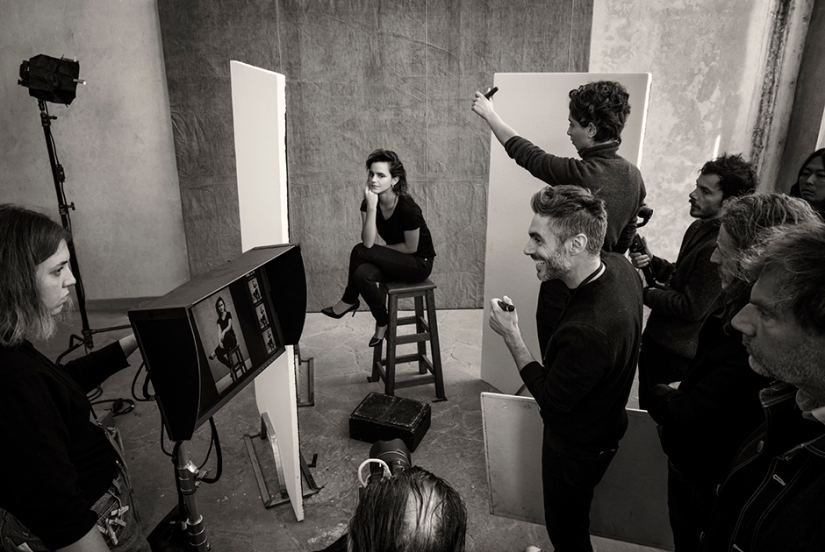 The first shots from the filming of the Pirelli 2020 calendar have appeared. And they're great