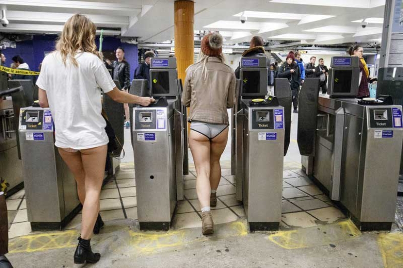 The flash mob "Metro without pants" is walking around the planet. This year 10 cities have joined