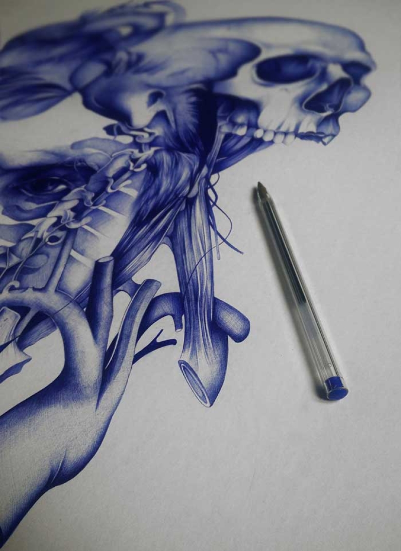 The guy draws with a simple ballpoint pen, and it turns out almost a photo