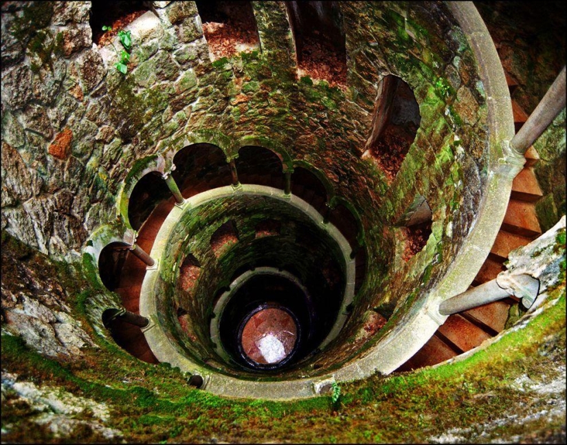 The inverted tower of the Freemasons: the well Dedication