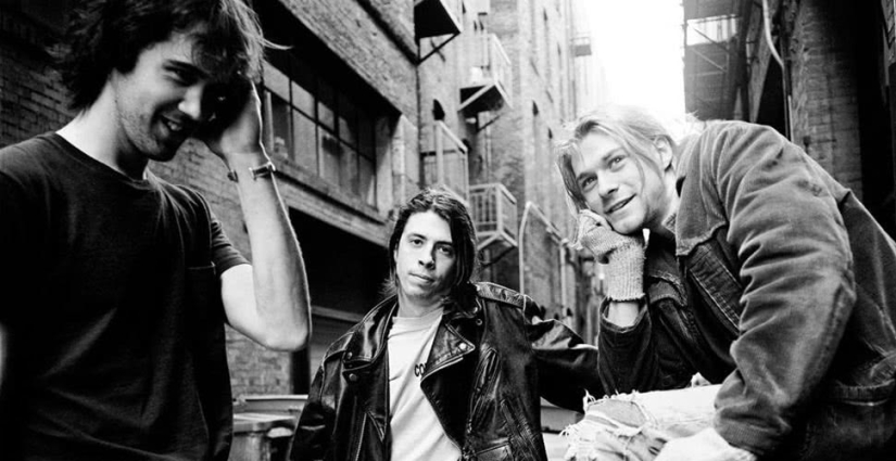 The last Rock revolution: rare photos of cult grunge bands of the 90s by Chris Cuffaro