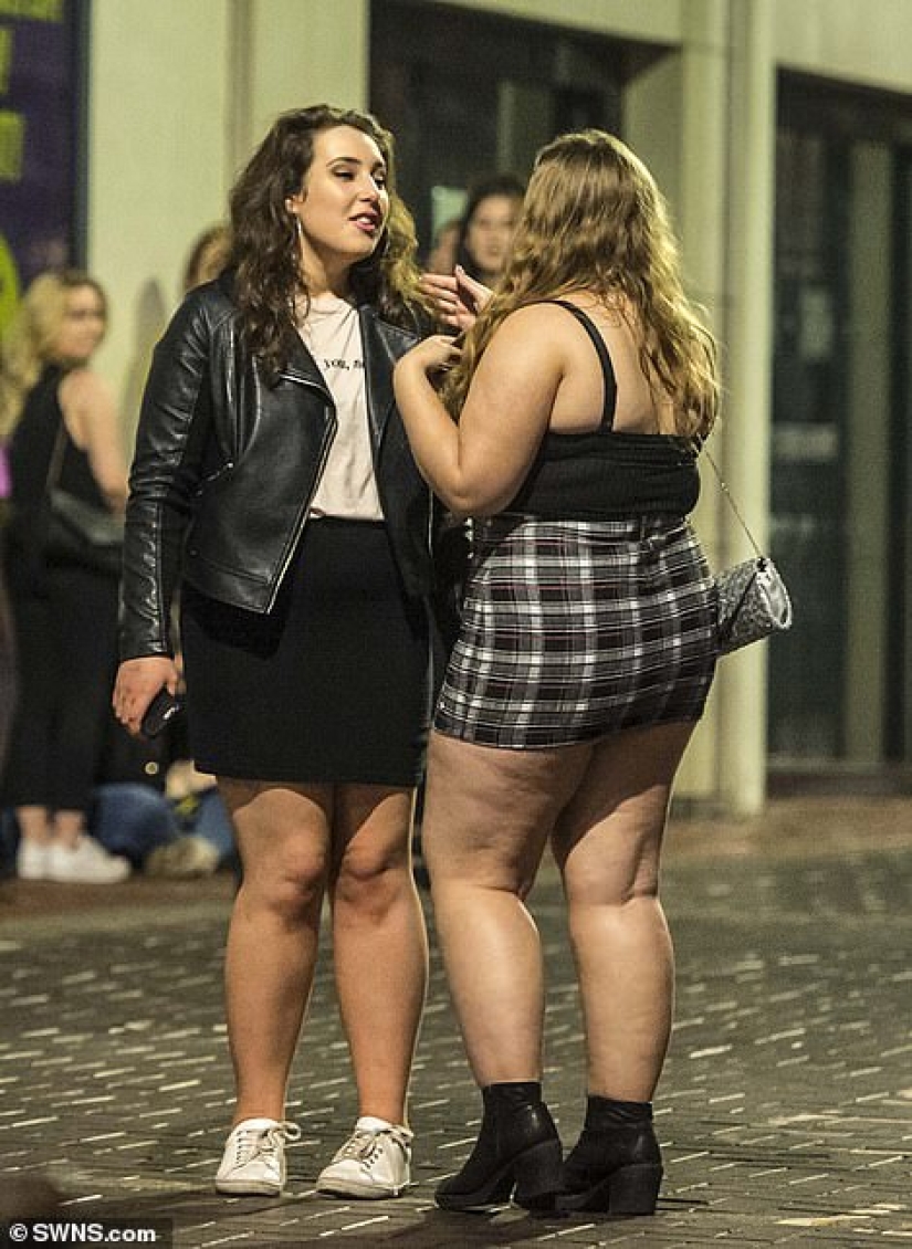 The latest romantics: love, youth and alcohol on the streets of the UK on Valentine's Day
