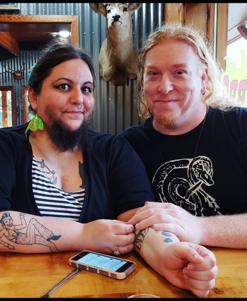 The love story of a bearded woman and a Satanist who got married thanks to social networks