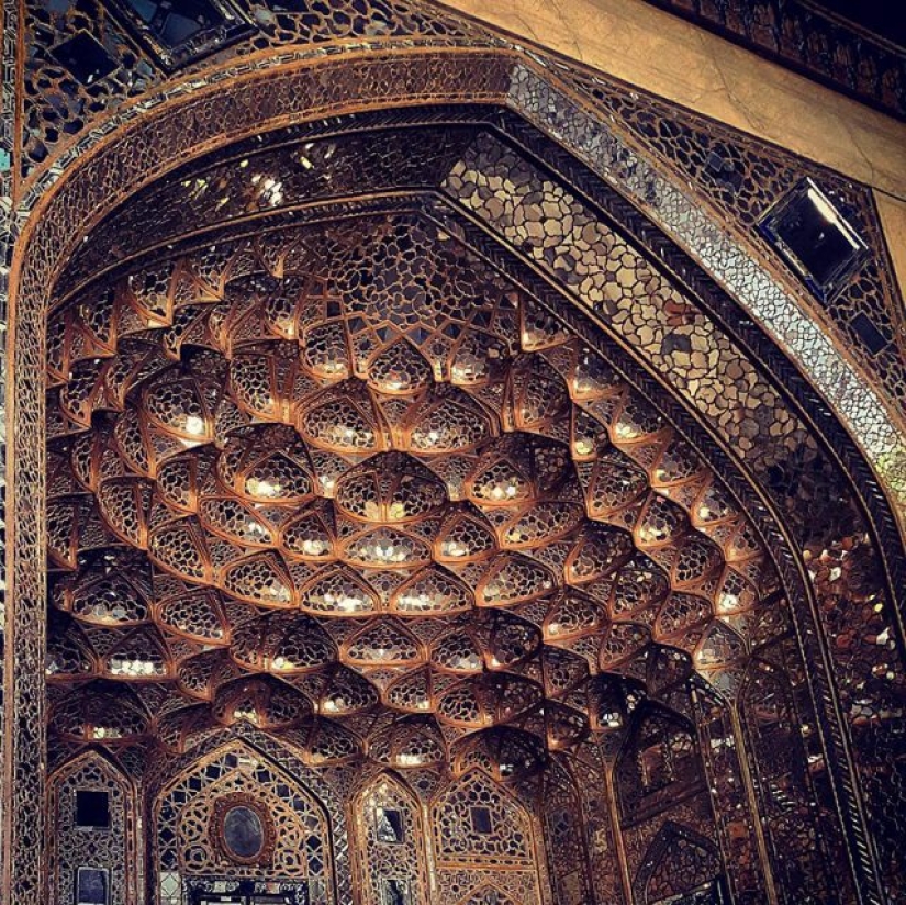 The mesmerizing beauty of Iranian mosques