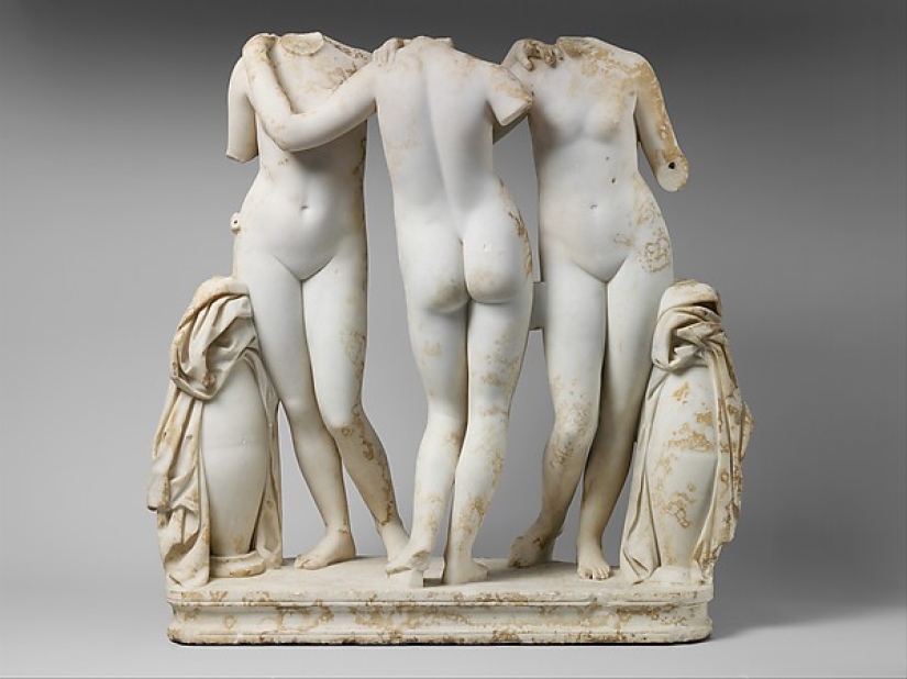 The Metropolitan Museum of Art has digitized and made 400 thousand exhibits publicly available
