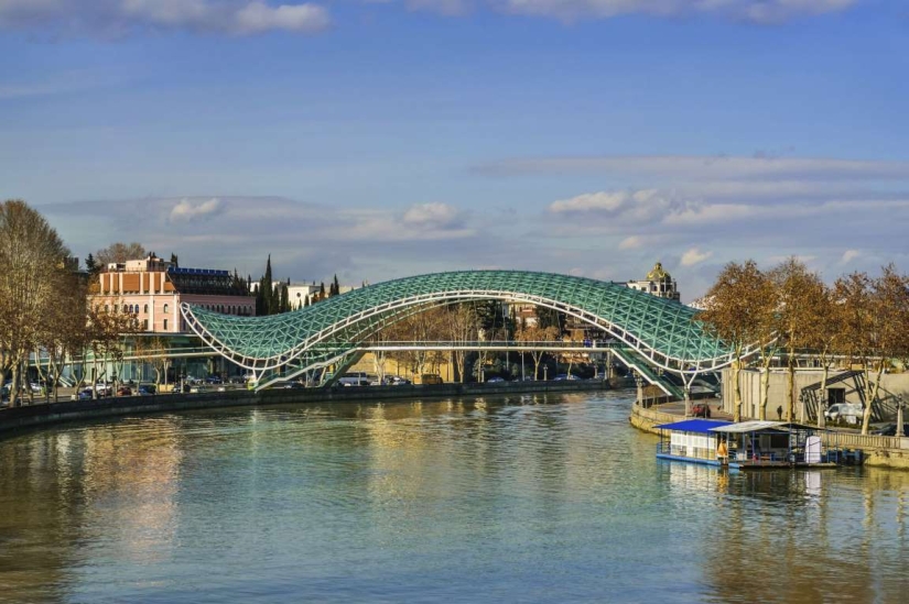 The most beautiful pedestrian bridges in the world