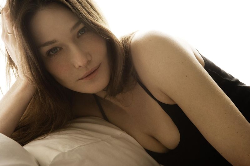 The most unforgettable sexy photos of Carla Bruni